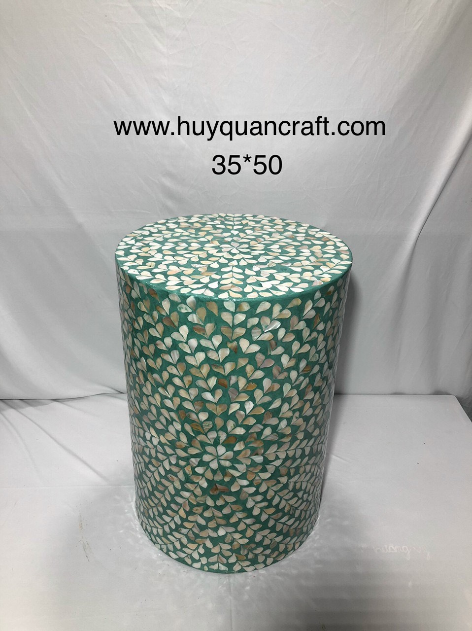 HQ12525 Mother of pearl lacquer stool